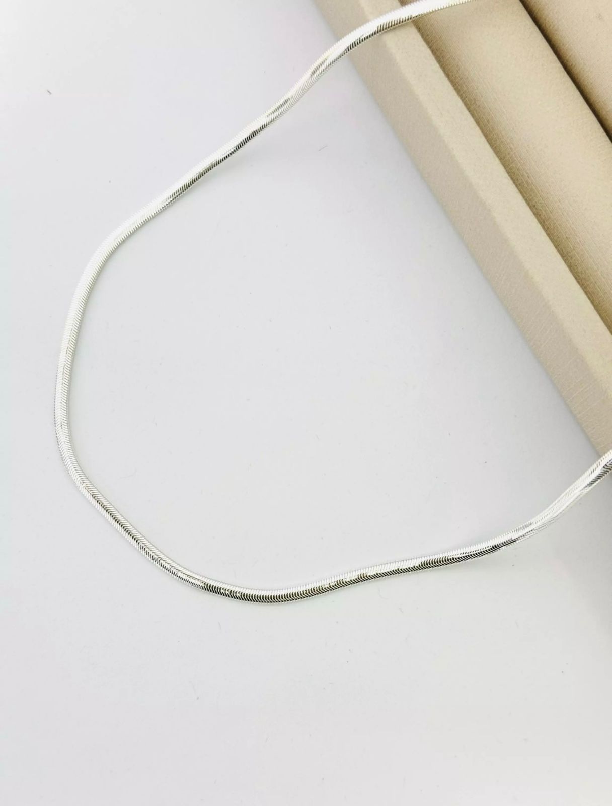 Choker Fita Laminada Prata