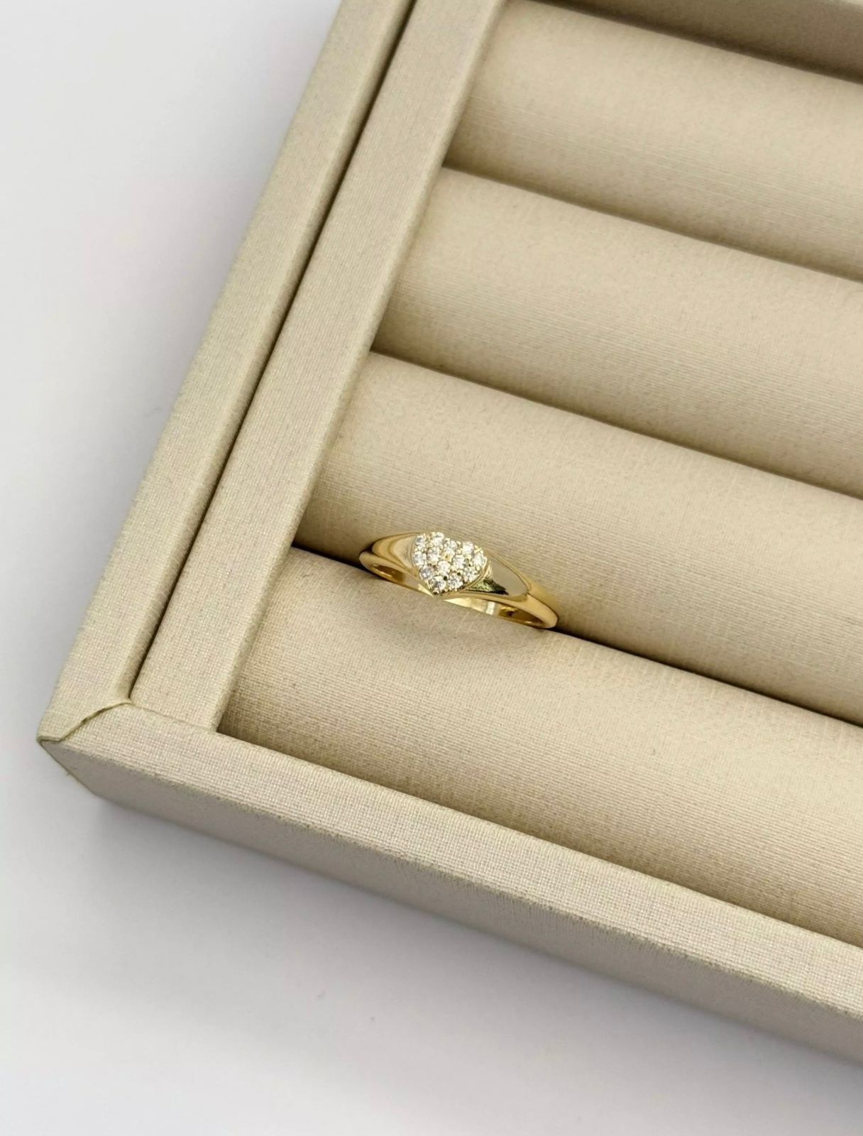 Anel Coração Cravejado Dourado