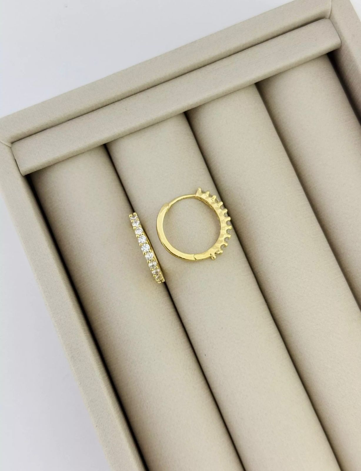 Brinco Argola Dourada Cravejada