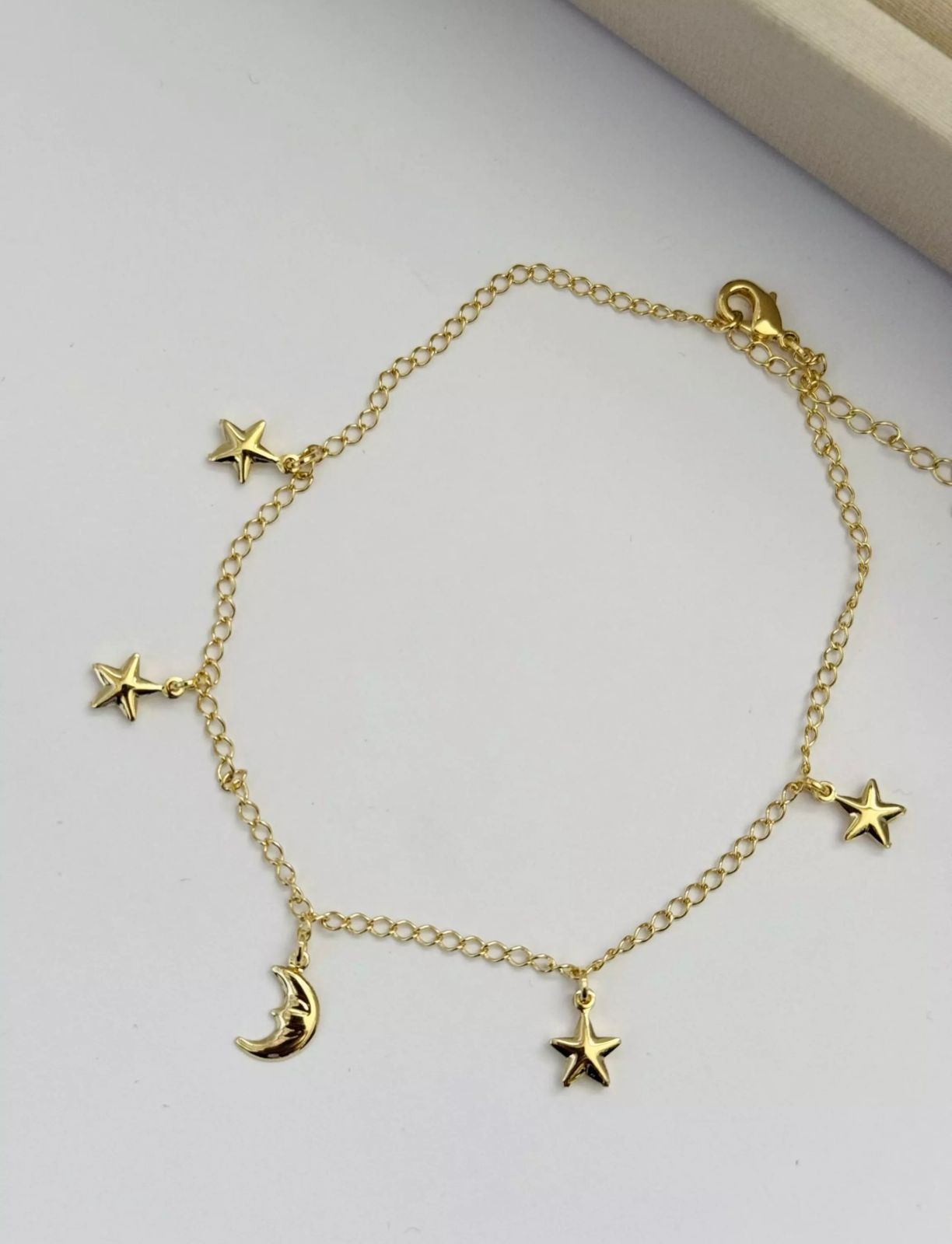 Tornozeleira Estrelas e Lua Dourada