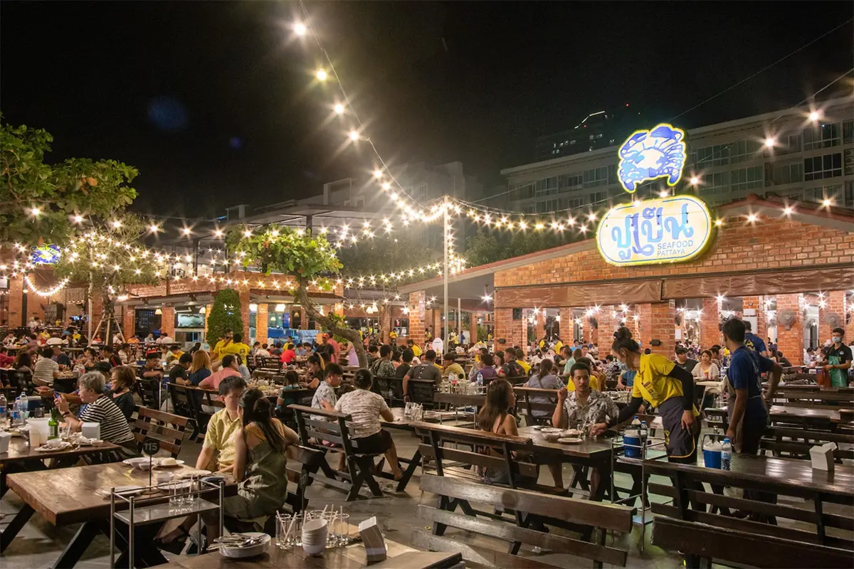 Pupen Seafood Restaurant in Pattaya