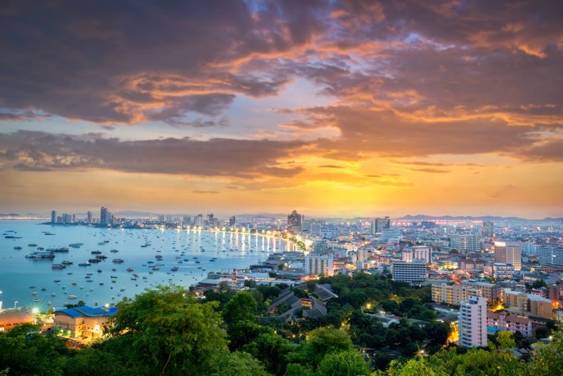 The Advantages of Working with an Estate Agent in Pattaya