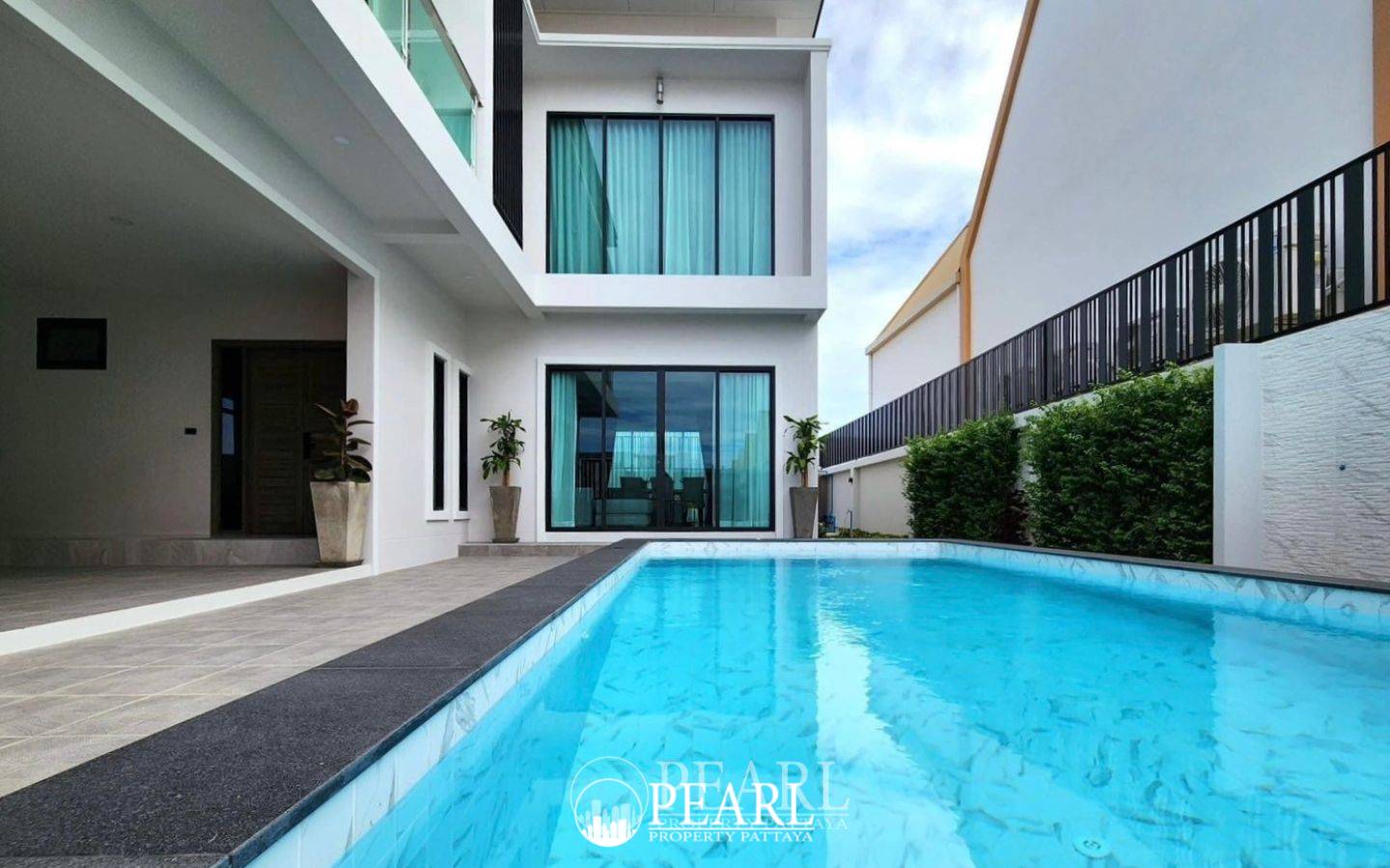 4 Bedroom House for Sale in Central Pattaya