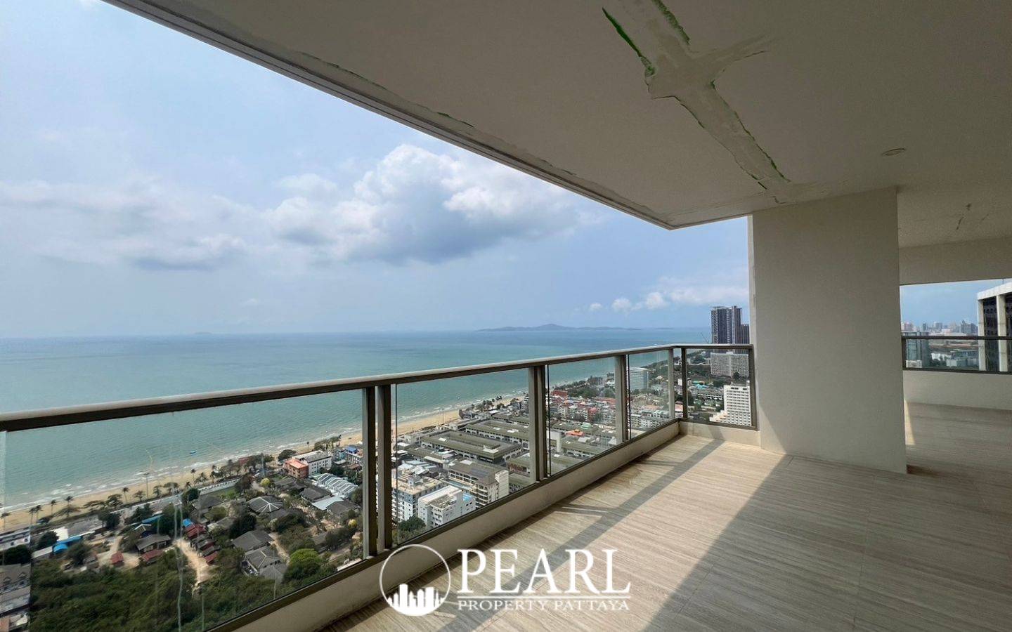 5 Bedroom Condo for Sale in The Riviera Jomtien