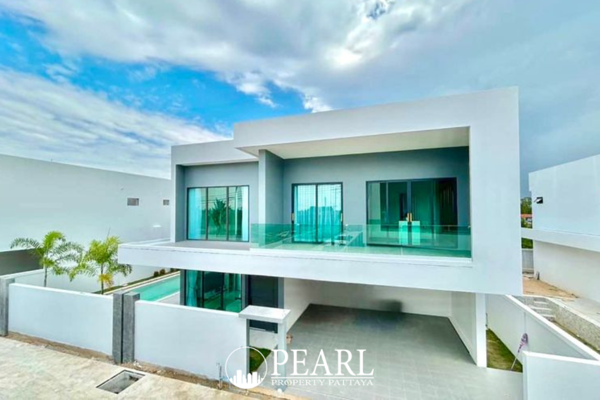 5 Bedroom House for Sale in Grand Breeze Luxury Pool Villas Pattaya