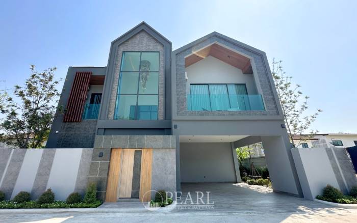 4 Bedroom House for Sale in Madcha Le Villa