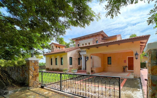 3 Bedroom House for Sale in Nusa Chivani Pattaya