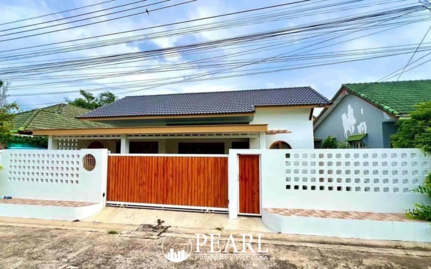 4 Bedroom House for Sale in Patta Village
