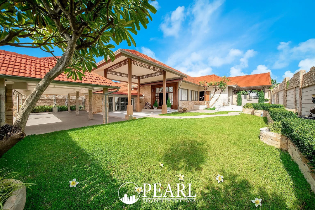 4 Bedroom House for Sale in Pattaya Hill 2