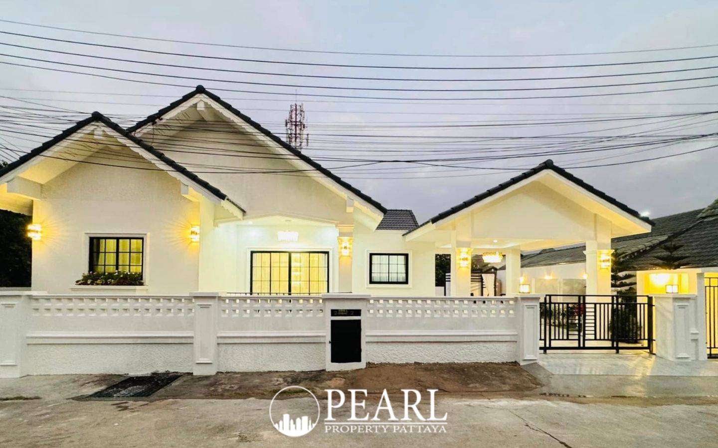 4 Bedroom House for Sale in Single House with Private Pool for Sale