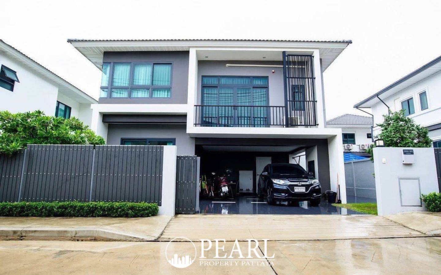 4 Bedroom House for Sale in Patta Ville