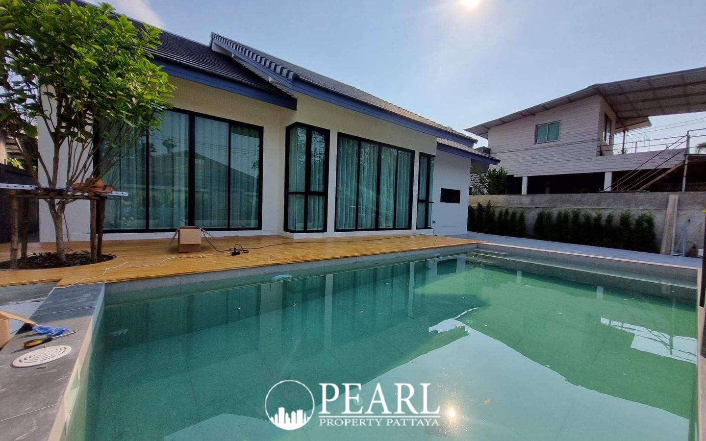 4 Bedroom House for Sale in Tropical Village