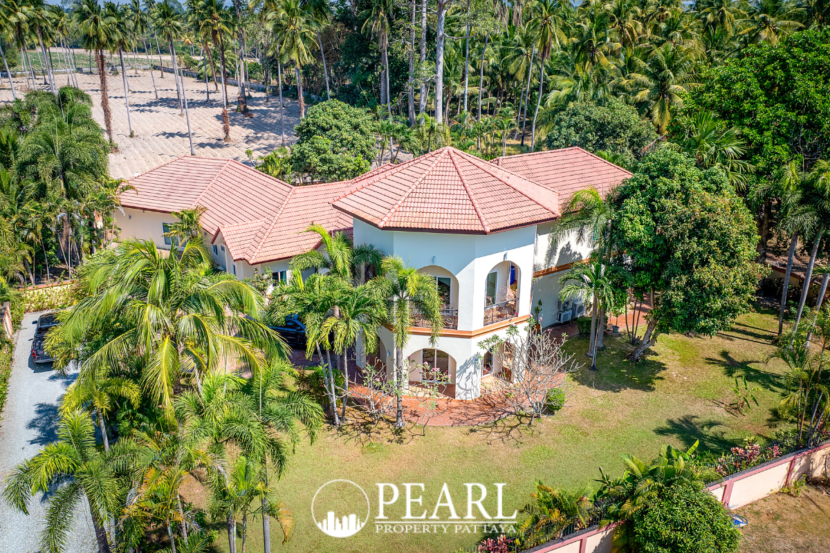 5 Bedroom House for Sale in L Pattaya