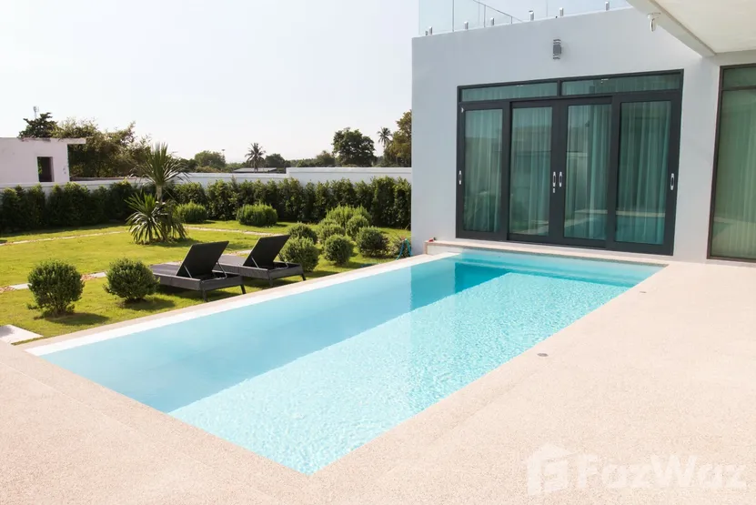 Palm Lakeside Villas