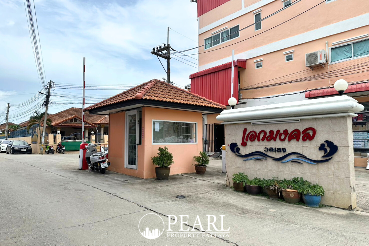 Eakmongkol Village Chaiyapruek