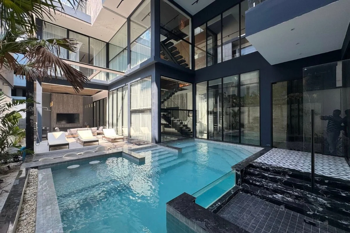 6 Bedroom House for Sale in Bang Lamung