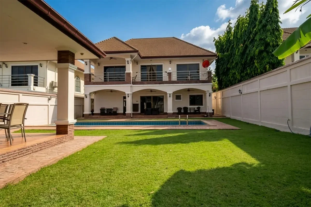 Lakeside Court in Nong Prue, Pattaya