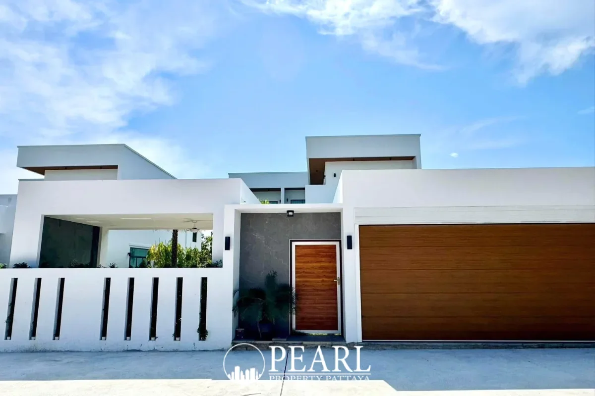 4 Bedroom House for Sale in The Sugar Palm Villa