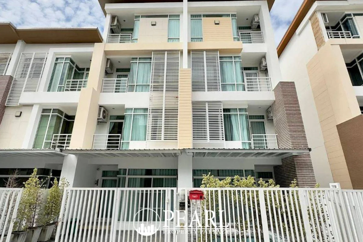 10 Bedroom House for Sale at The Gallery Condominium