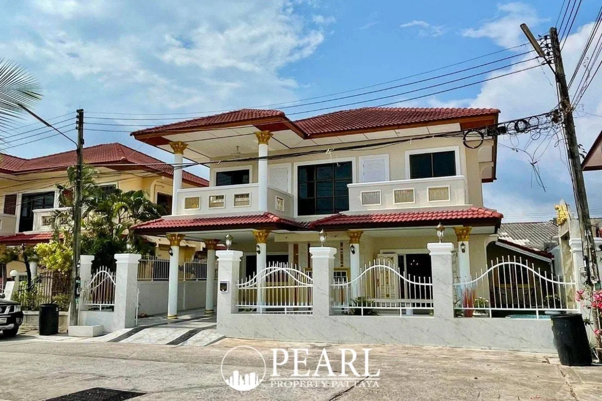 5 Bedroom House for Sale in Bang Lamung