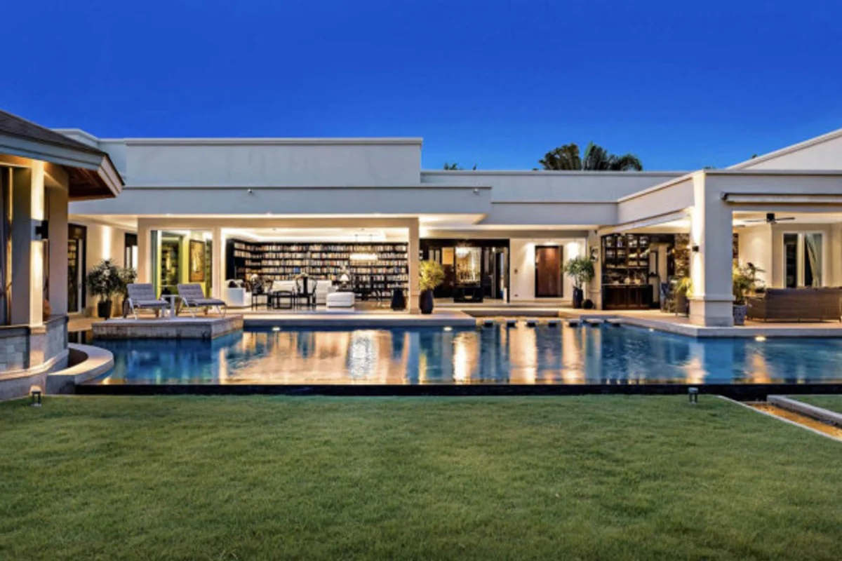 8 Bedroom House for Sale at The Vineyard