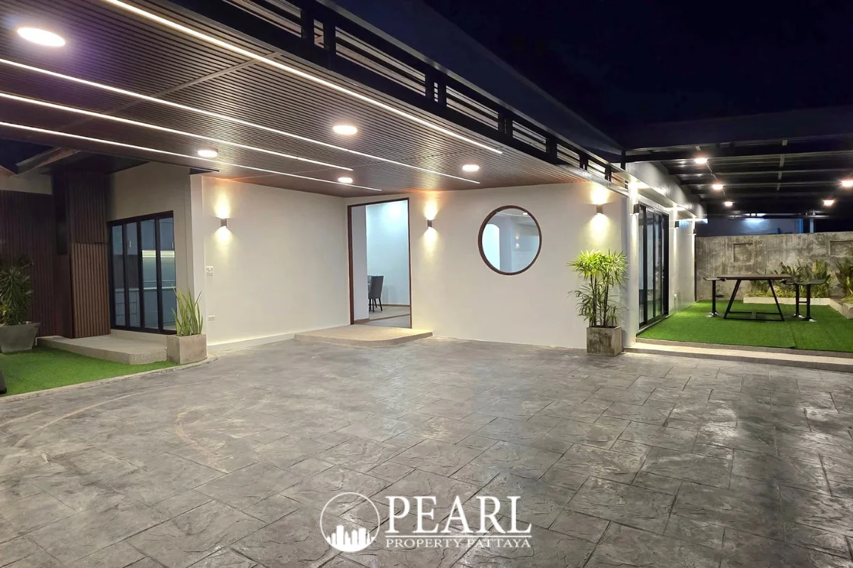 3 Bedroom Condo for Sale at Pattaya Tower – 3 Bedrooms Condo in Bang Lamung