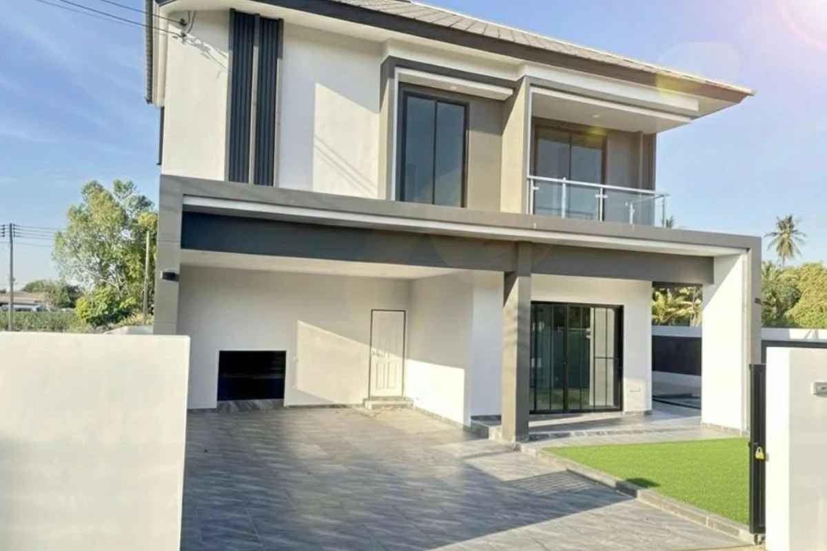 4 Bedroom House for Sale in Pong