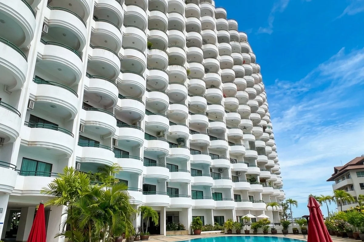 Star Beach Condotel – Eigentumswohnungsprojekt in Bang Lamung