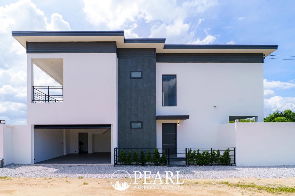 4 Bedroom House for Sale in East Pattaya