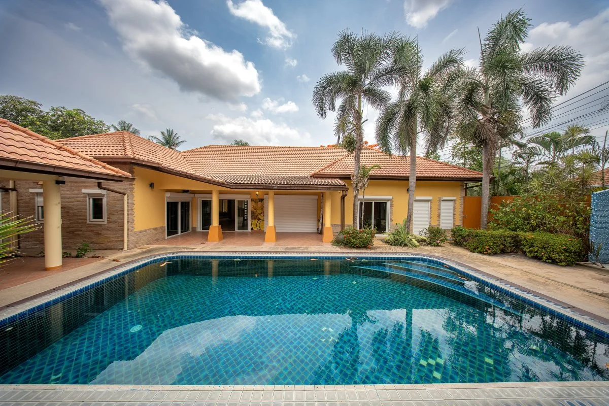 5 Bedroom House for Sale in Huai Yai