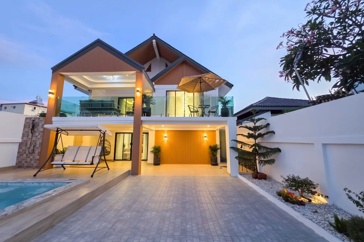 5 Bedroom House for Sale in Bang Lamung