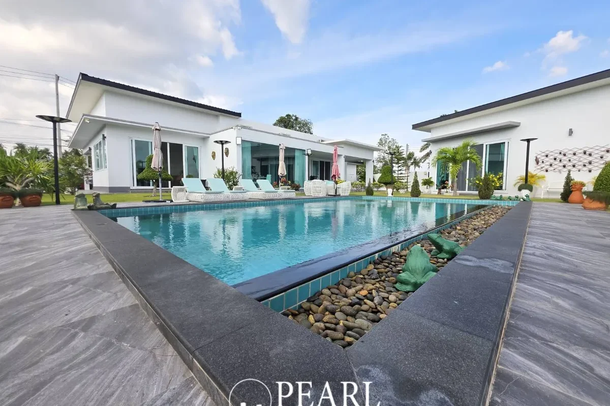 5 Bedroom House for Sale in East Pattaya