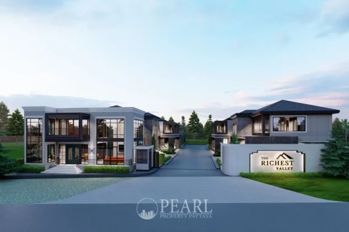 5 Bedroom House for Sale in The Richest Valley