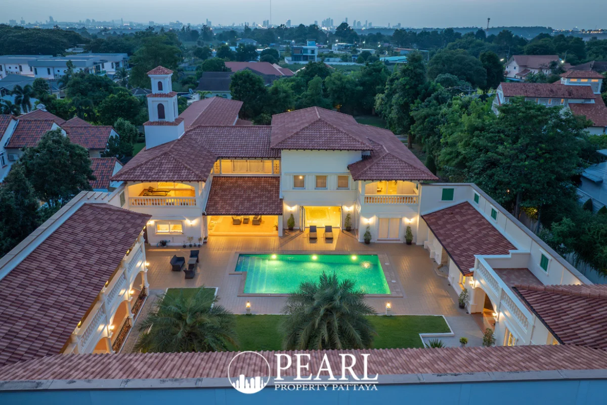 6 Bedroom House for Sale in East Pattaya