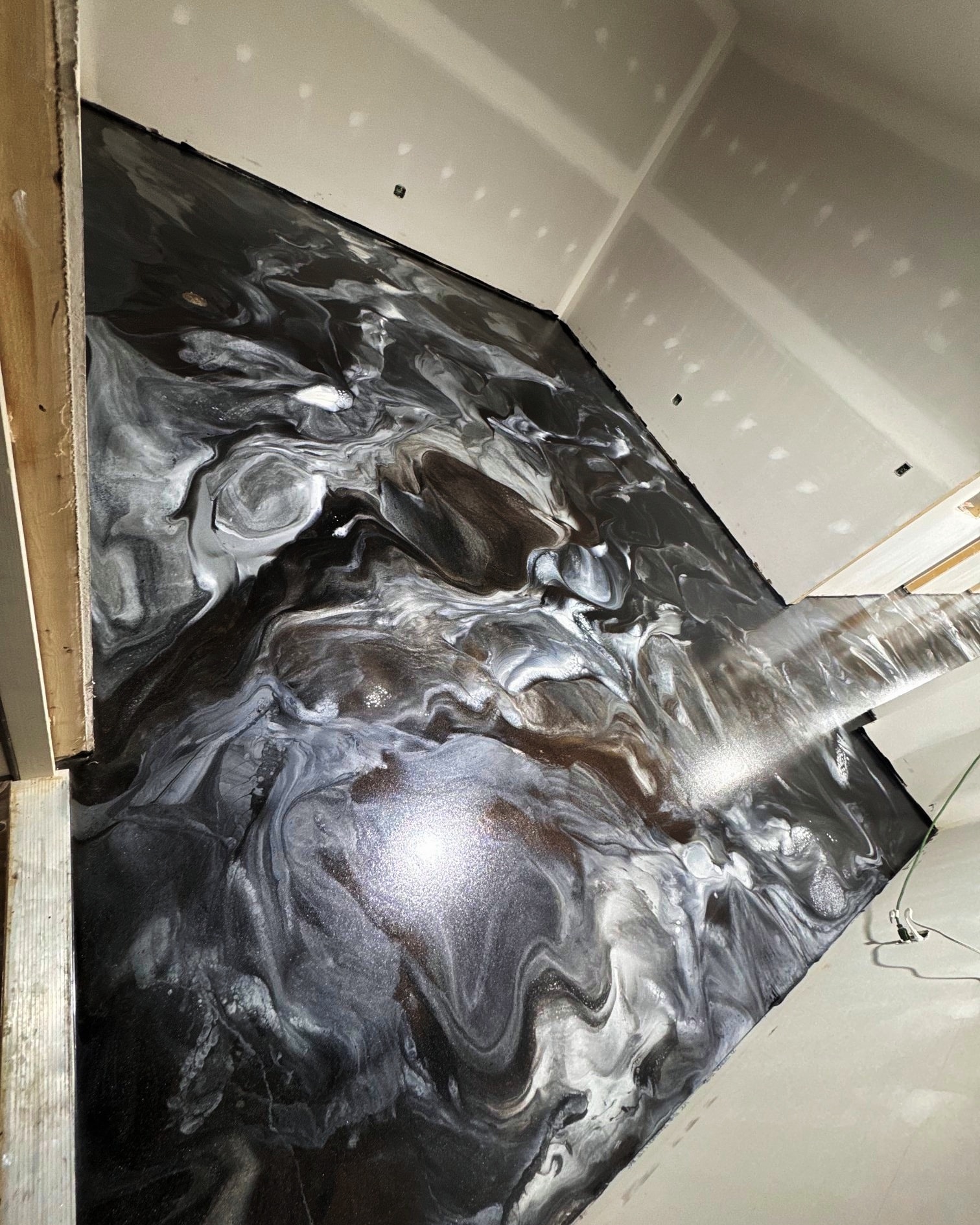 Black & Silver — Closeup