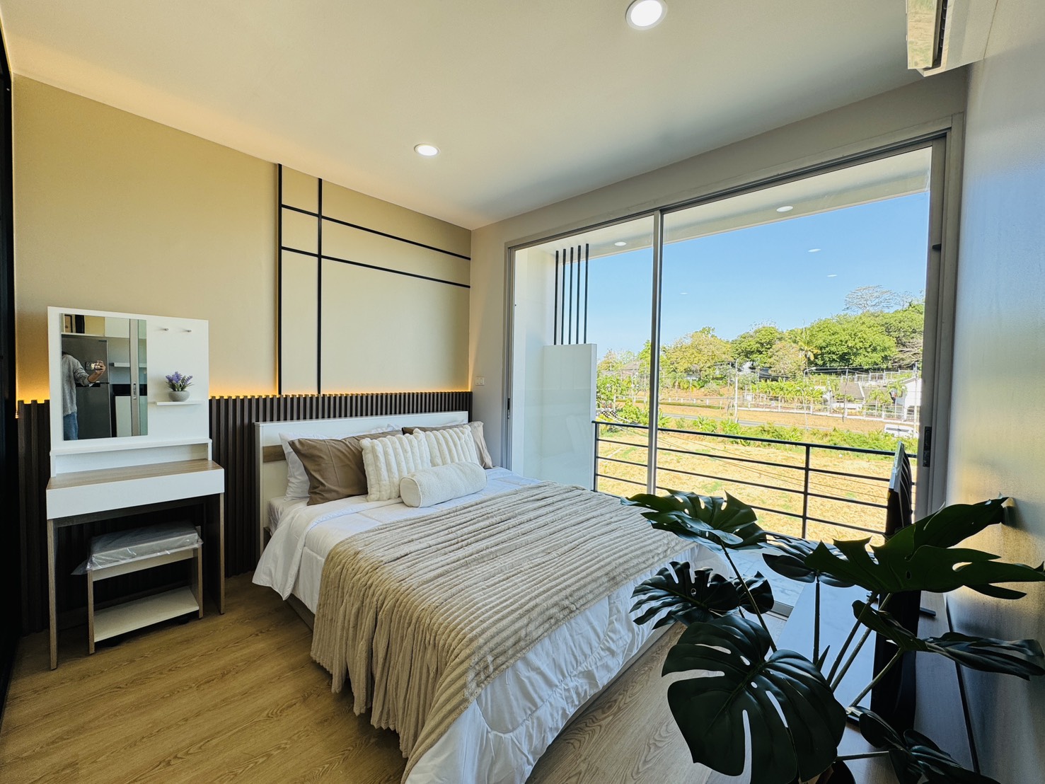 คอนโดขาย วิวทะเล ห้องมุม อ่าวมะขาม ภูเก็ต ราคา 1.69 ล้าน