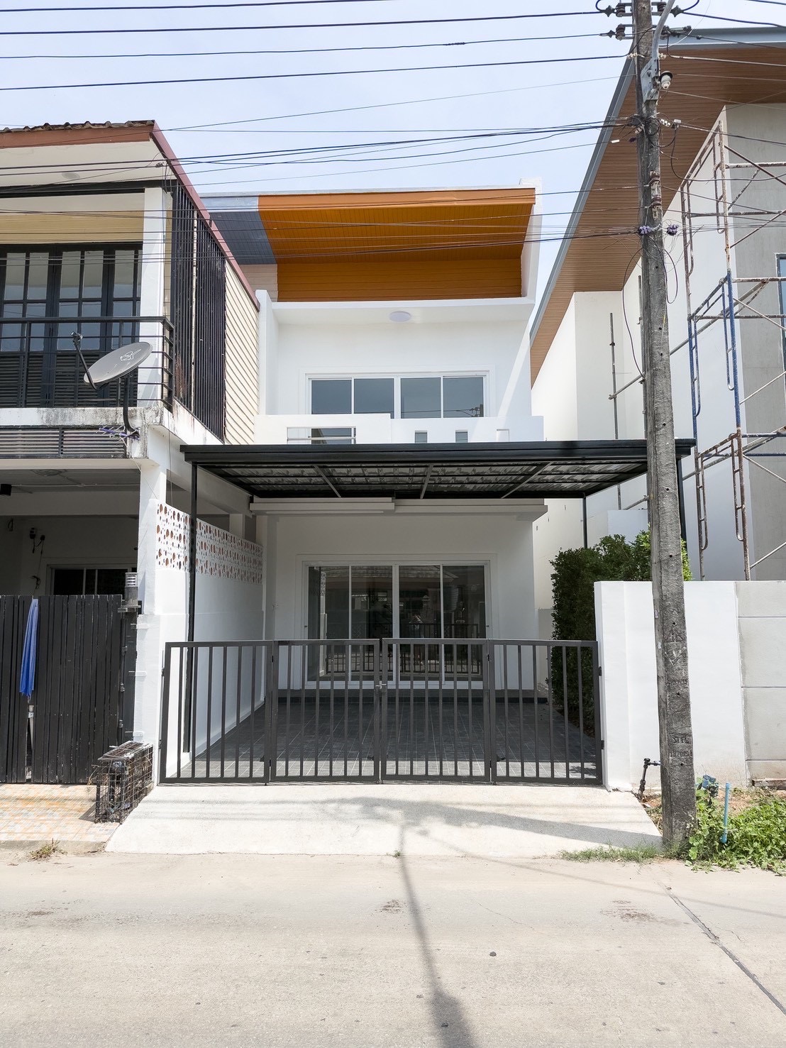 ทาวน์เฮ้าส์ขาย หลังมุม ใกล้ถนนใหญ่ กะทู้ ภูเก็ต 2 ห้องนอน ราคา 3.79 ล้าน