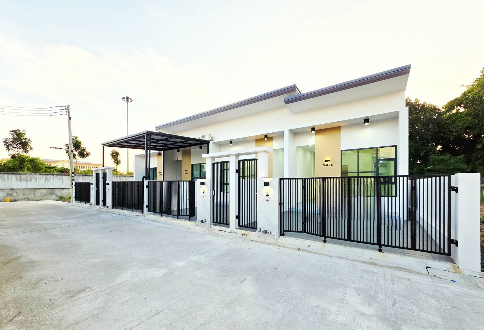 ทาวน์เฮ้าส์ สร้างใหม่ กลางเมืองภูเก็ต 2 ห้องนอน ราคา 3.79 ล้าน