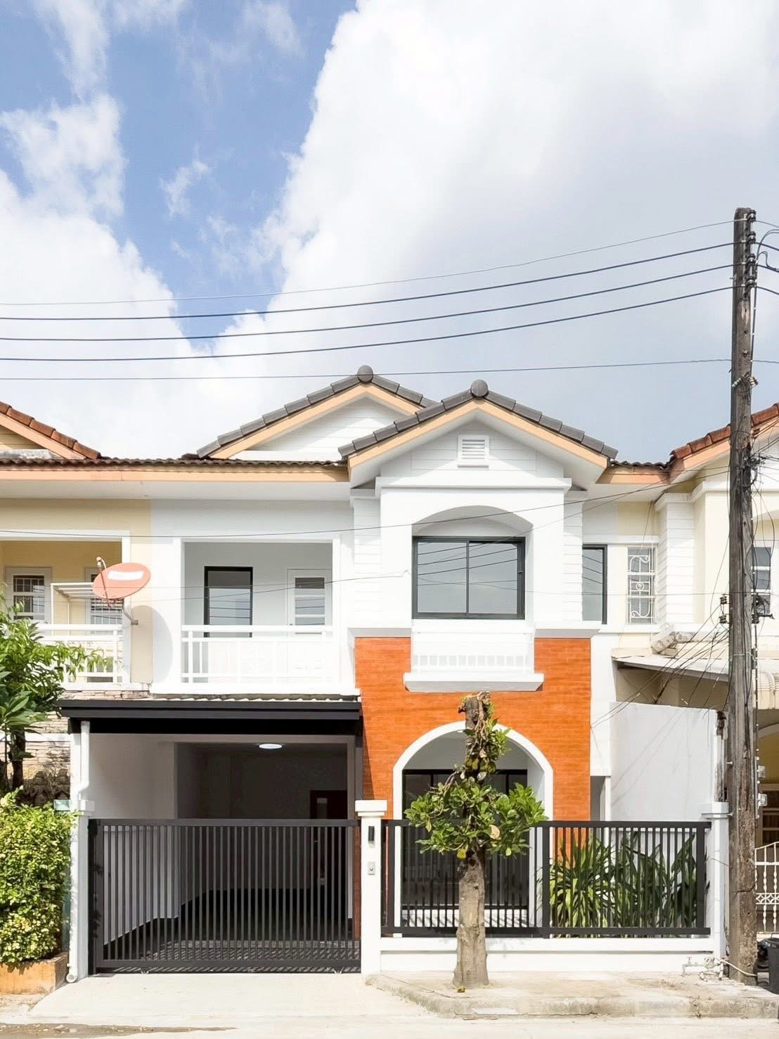 ทาวน์เฮ้าส์ขาย 4 ห้องนอน ทำเลดี ภูเก็ตวิลล่า ดาวรุ่ง ภูเก็ต ราคา 4.39 ล้าน