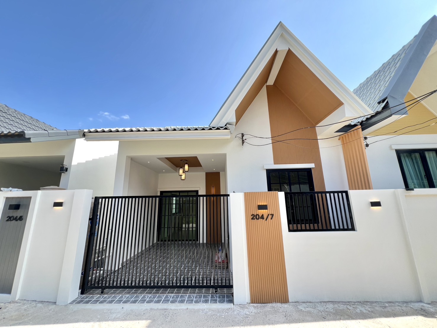 ทาวน์โฮมขาย รีโนเวทใหม่ 2 ห้องนอน ถลาง ภูเก็ต 2.79 ล้าน