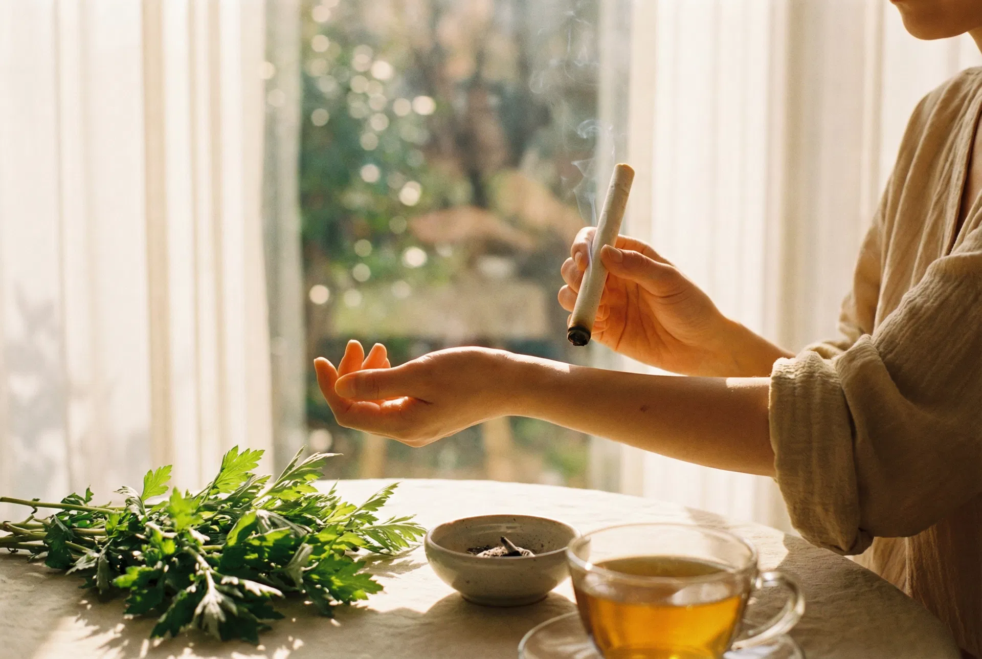 春暖花開好氣色：中年姊妹居家艾灸的「暖身撇步」與安全禁忌