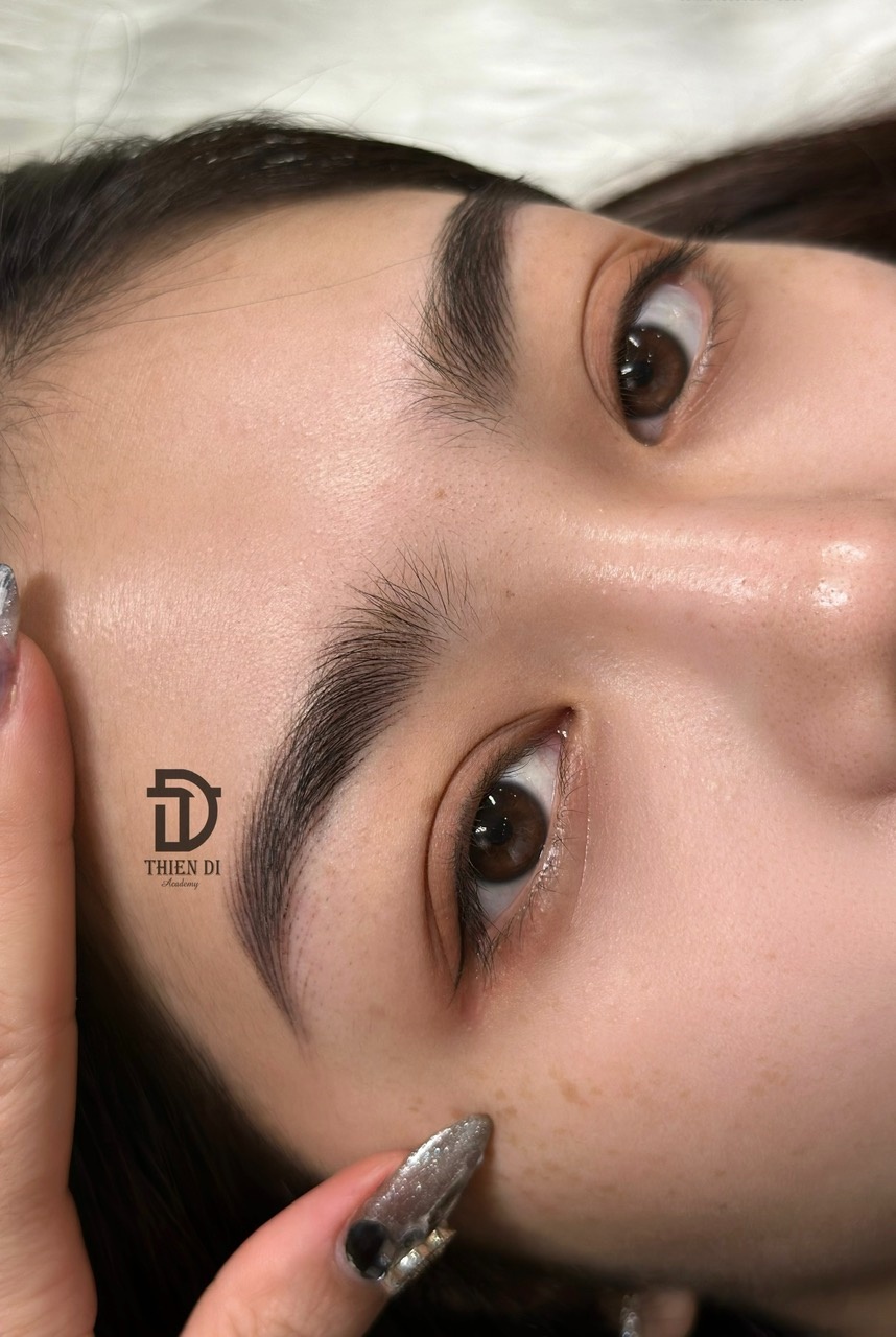 Làm sợi hairstrock - Thien Di Brows
