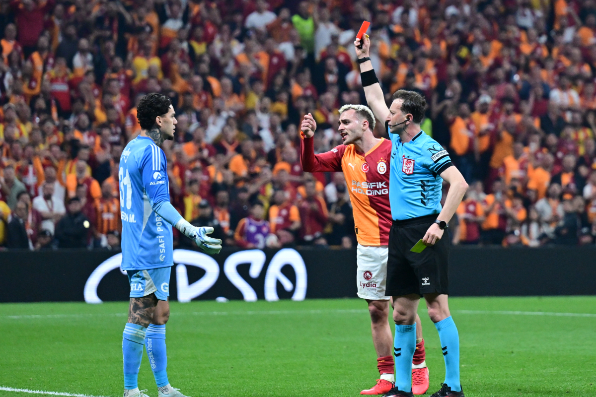 Adaletsizliğin Sahası: PFDK'dan Fenerbahçeli Kaleci Ederson'a Tartışmalı 3 Maç Ceza!