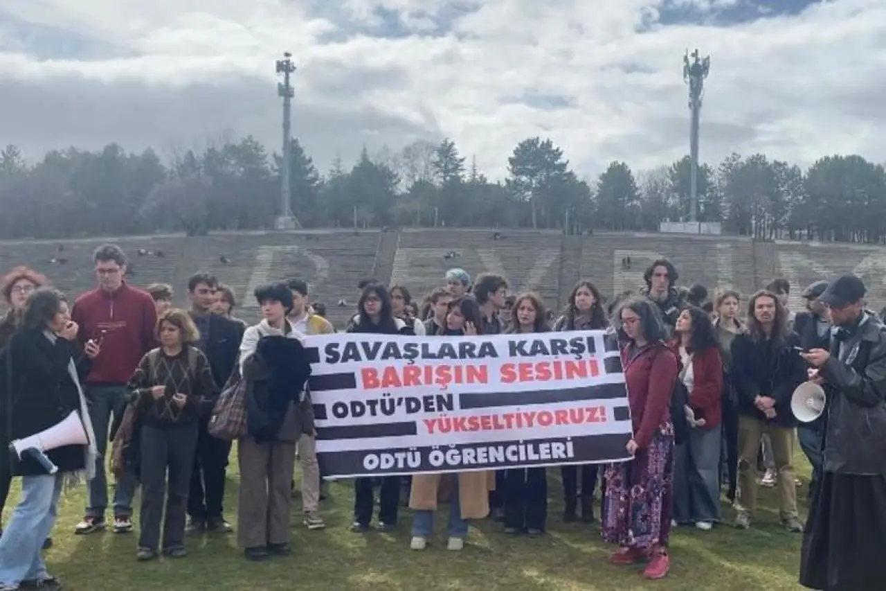ODTÜ'den Yükselen Barış Çığlığı: Öğrenciler Savaş Karşıtı Duruma Dikkat Çekiyor