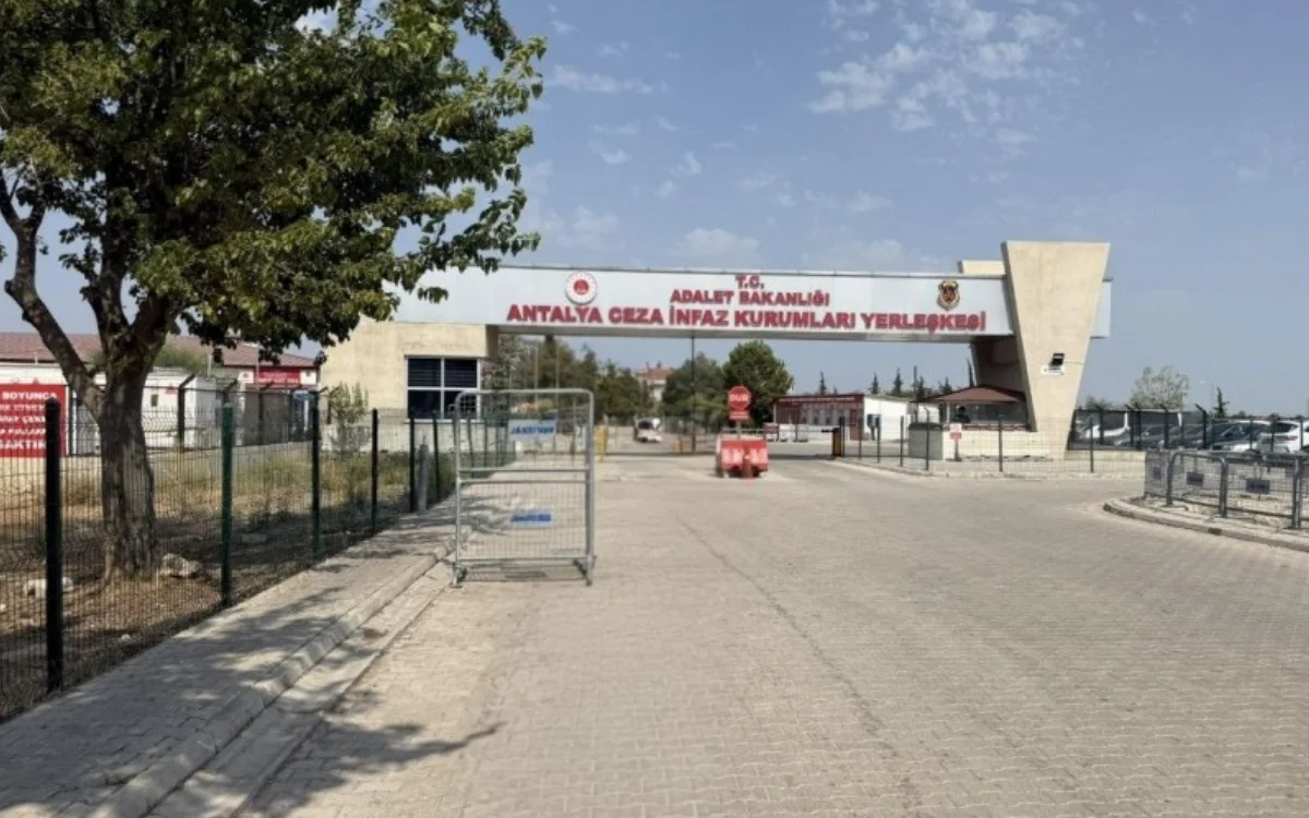 Açlık Grevindeki Mahpusa Zorla Müdahale: İnsan Hakları İhlalleri Cezaevlerinde Derinleşiyor mu?