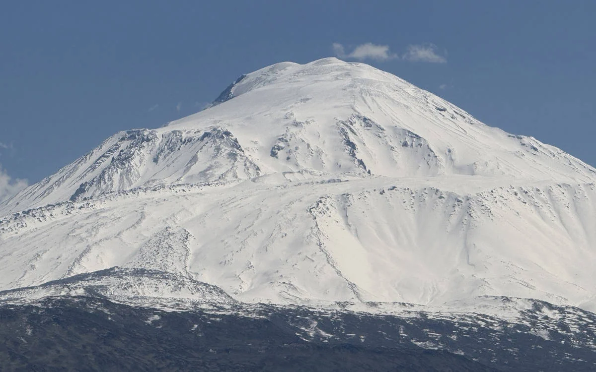 Ağrı'da Rekor Kar, Vatandaşın Çilesi: İklim Krizi ve Yönetim Zafiyeti Arasında Sıkışan Hayatlar