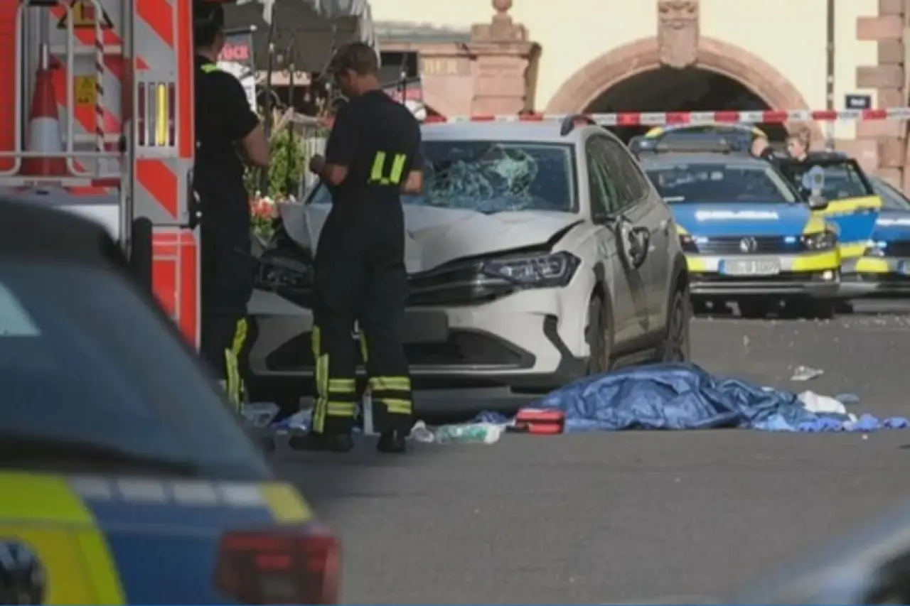 Leipzig'de Otomobil Yayaların Arasına Daldı: İki Kişi Hayatını Kaybetti