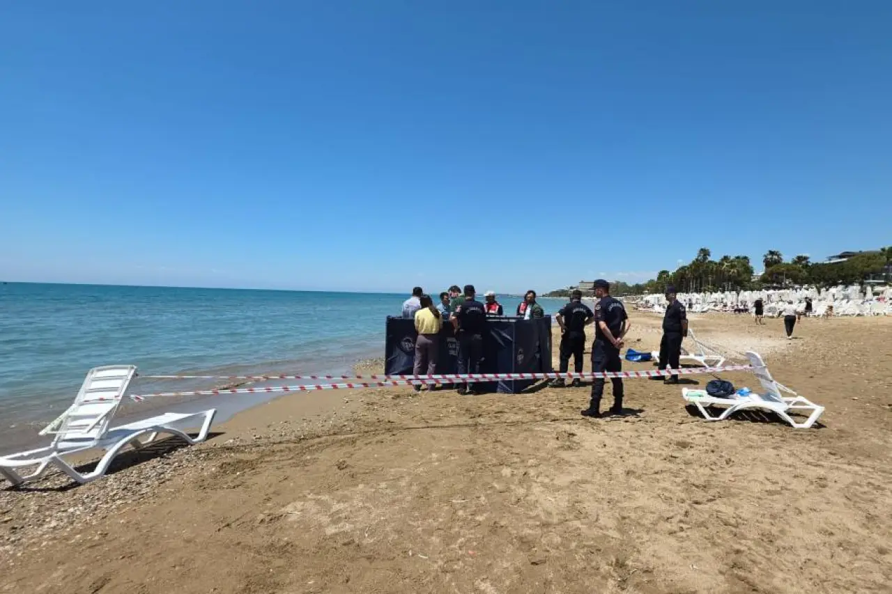 Manavgat Sahilinde Rus Turist Hayatını Kaybetti
