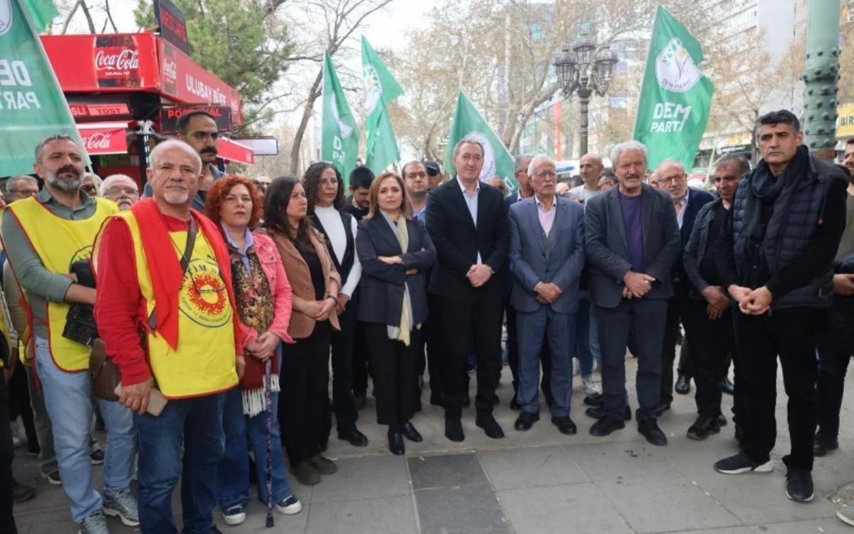 Eğitimde Güvenlik Krizi: Bakırhan'dan 'Yaşam Nöbeti'ne Destek, Kamu Otoriteleri Neden Sessiz?