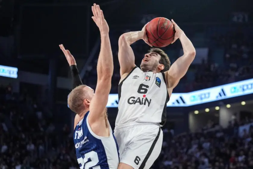 Beşiktaş'ın Avrupa Finali: Spor Başarısı mı, Sistemin Perdesi mi?